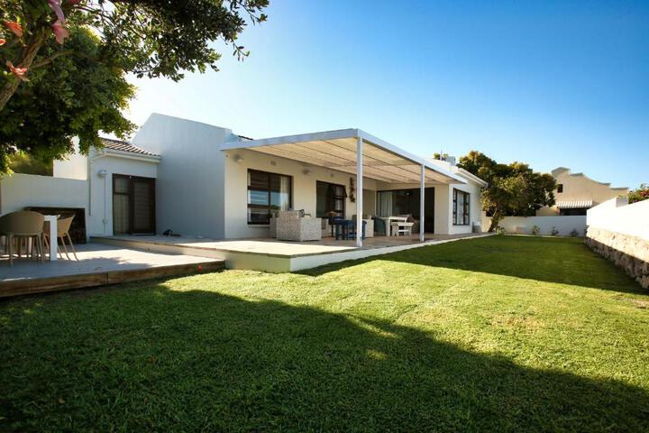 37 Steps Langebaan 6-sleeper