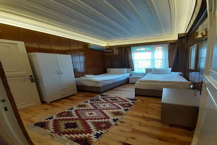 Room 31 of 63
