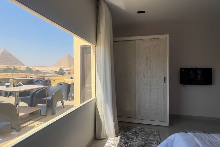 Room 4 of 88