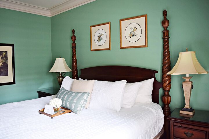 Room 42 of 227