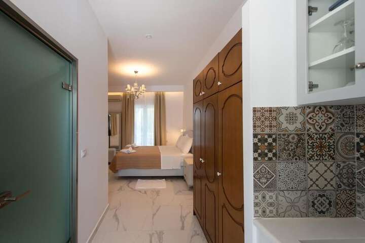Room 3 of 20