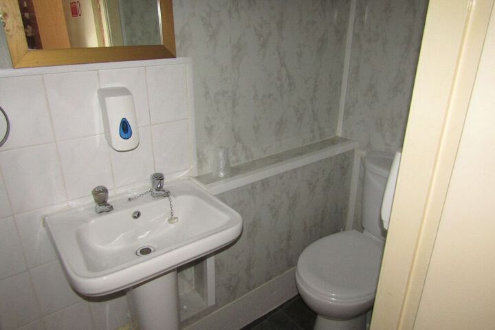 Photo 10