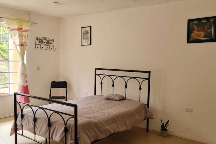 Room 8 of 18