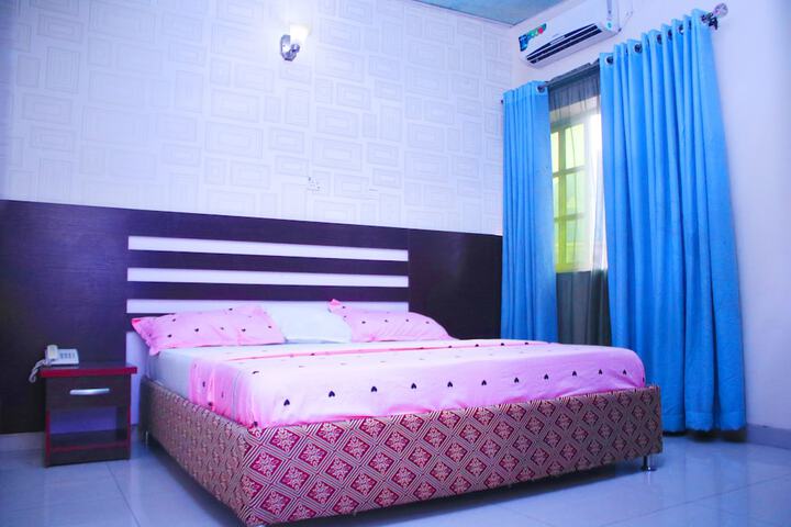 Room 10 of 38