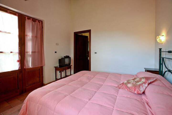 Room 3 of 32