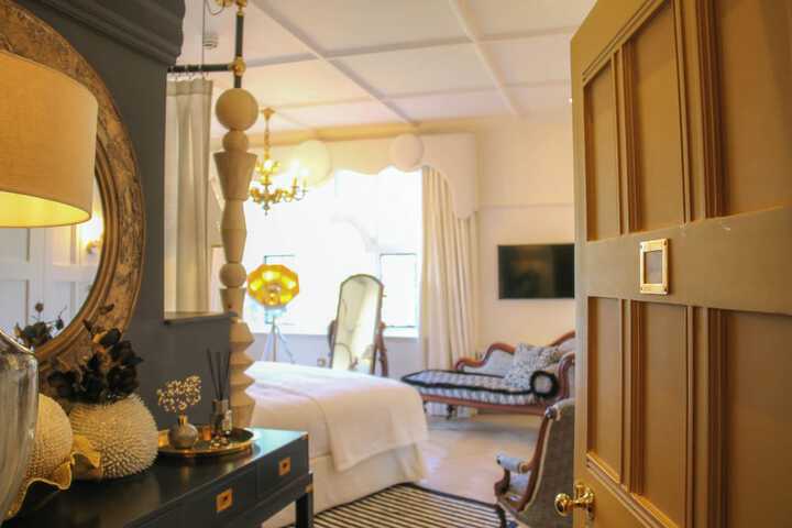 Room 30 of 99