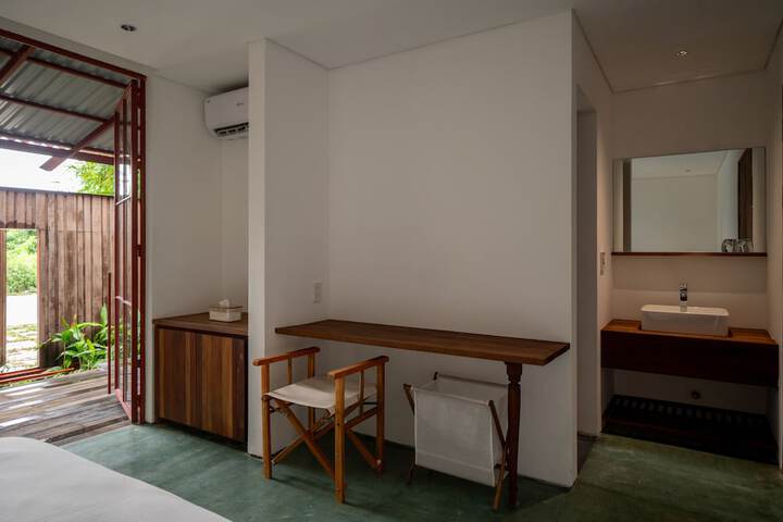 Room 27 of 53