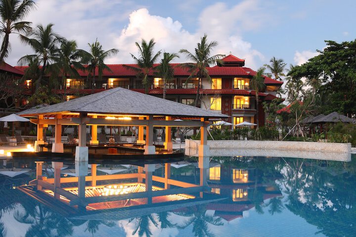 Pool Hotel