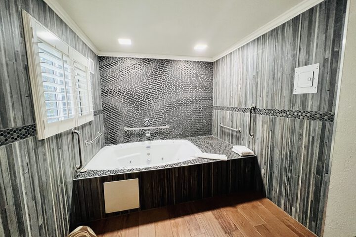 Signature King Bed (32 of 39)