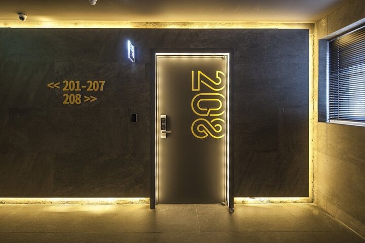 Hotel 2 of 107