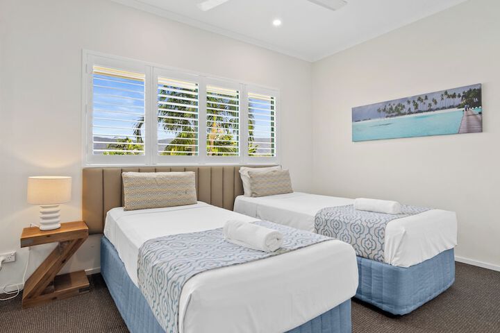 Room 4 of 34
