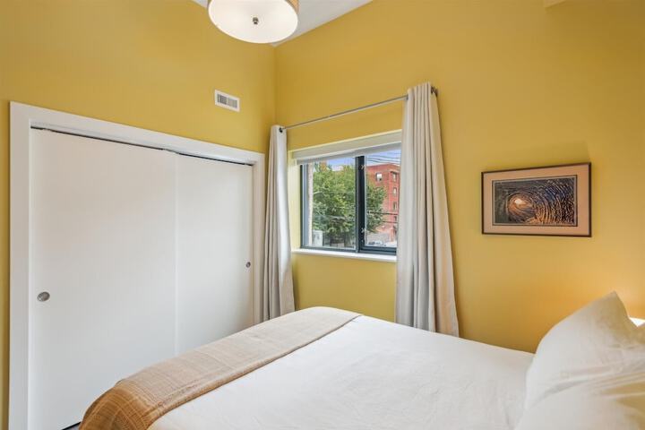 Room 25 of 117