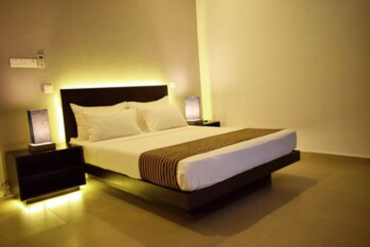 Room 7 of 32