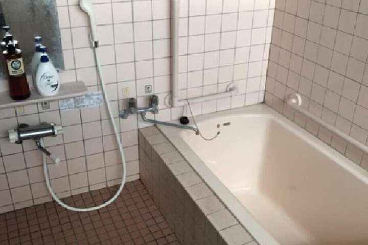 Room 8 of 20