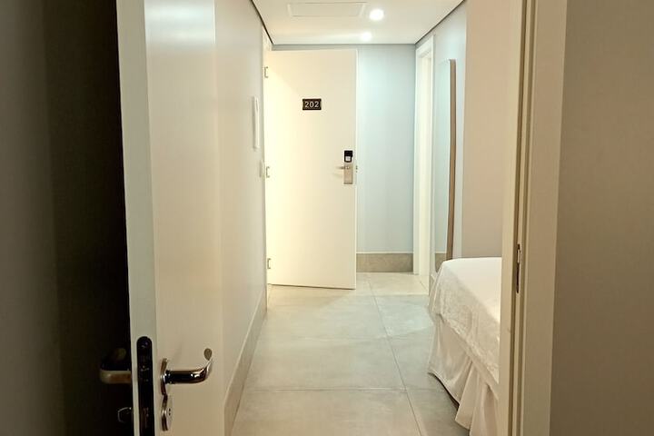 Room 27 of 43
