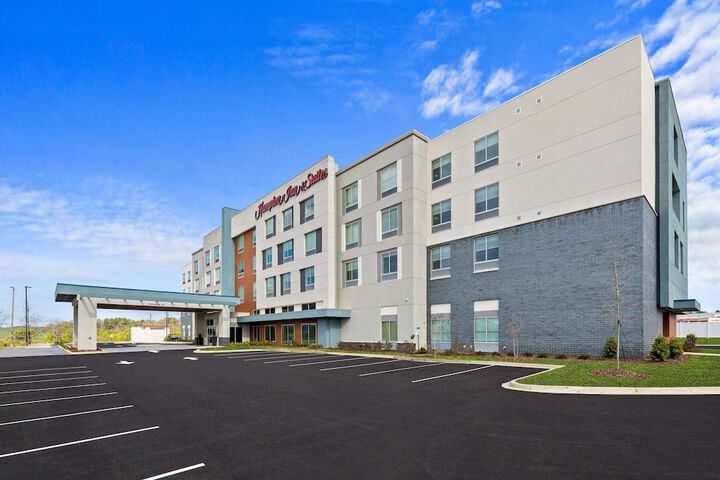 Exterior of Hampton Inn & Suites Bessemer Birmingham