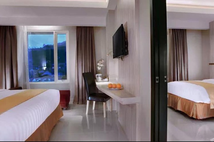Room 5 of 19
