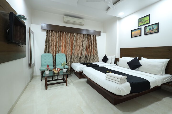 Room 3 of 12