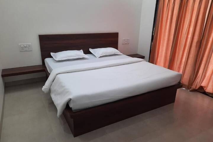 Room 4 of 22