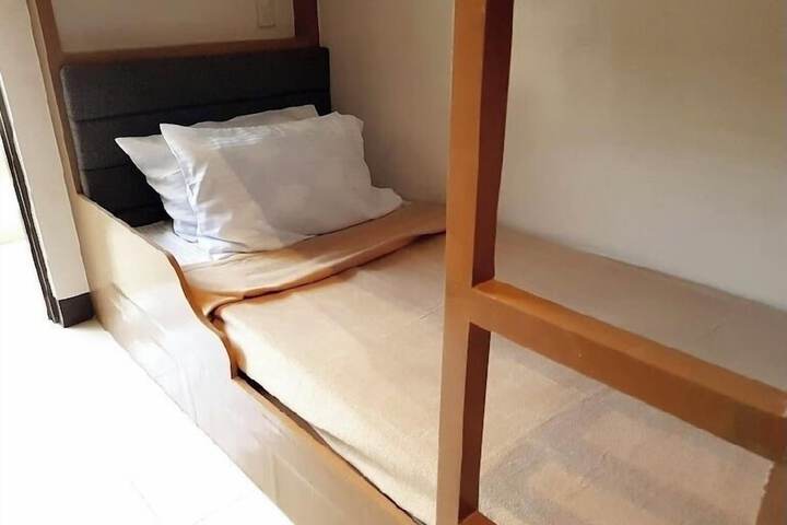 Room 16 of 32