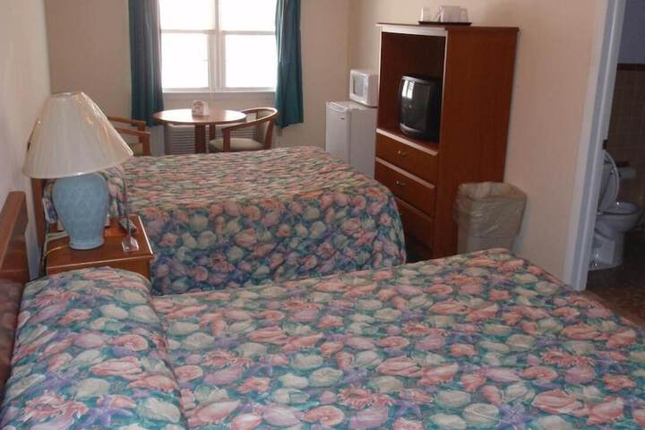 Deluxe Queen Bed (15 of 24)