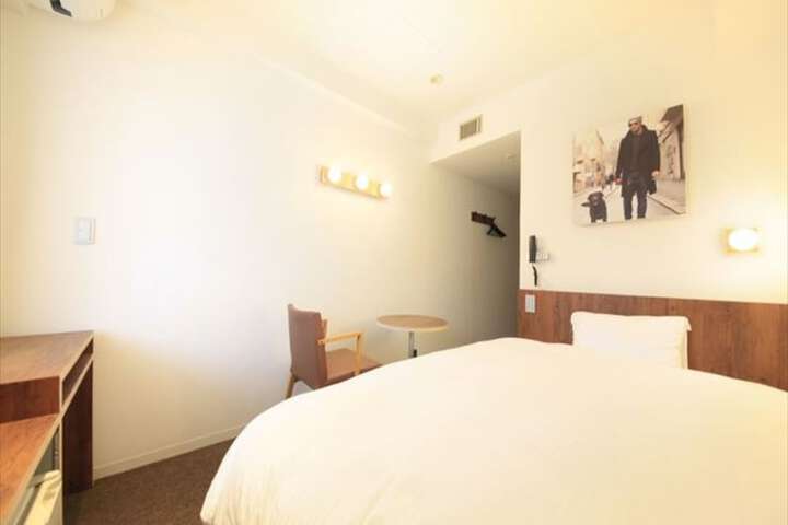 Room 8 of 59