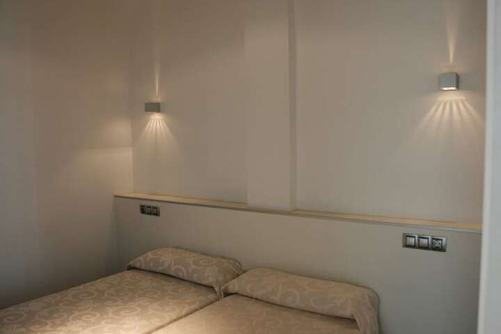 Room 3 of 34