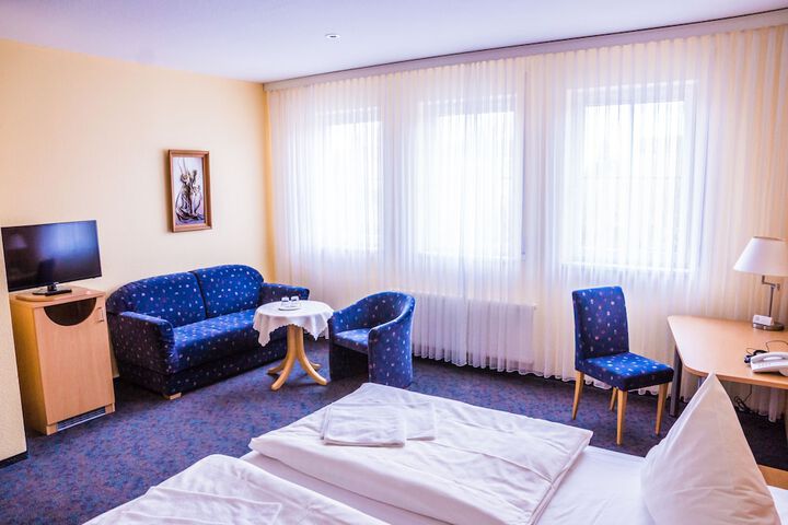 Room 13 of 64