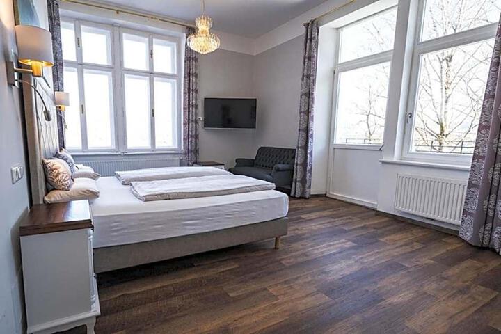 Room 1 of 14