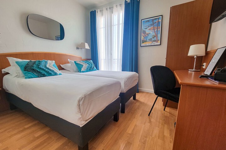 Room 10 of 66