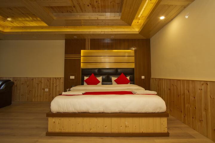 Room 12 of 26
