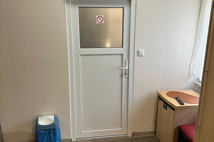 Room 7 of 25