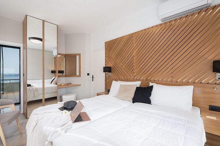 Room 9 of 27