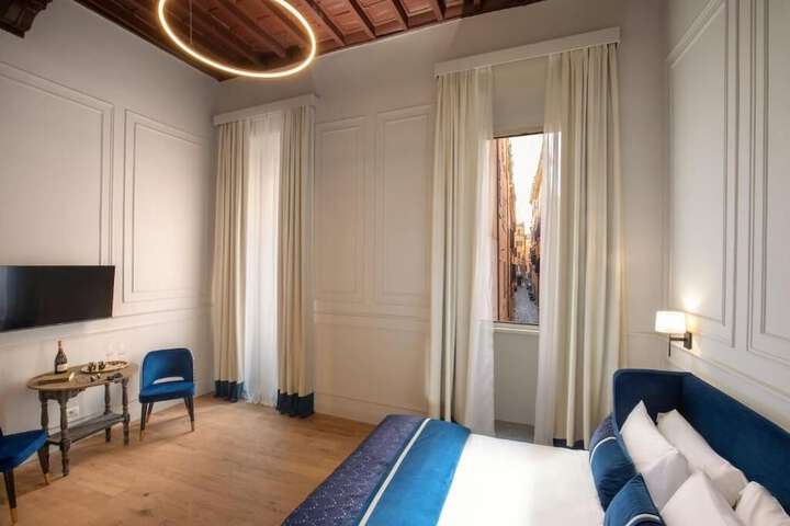 Room 20 of 33