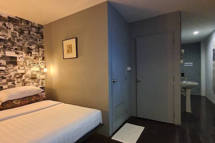 Room 3 of 39