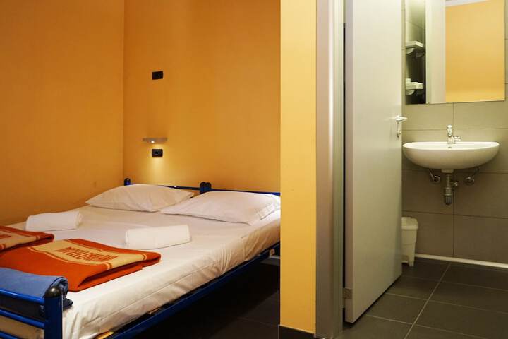 Room 28 of 51