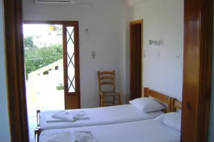 Room 2 of 5