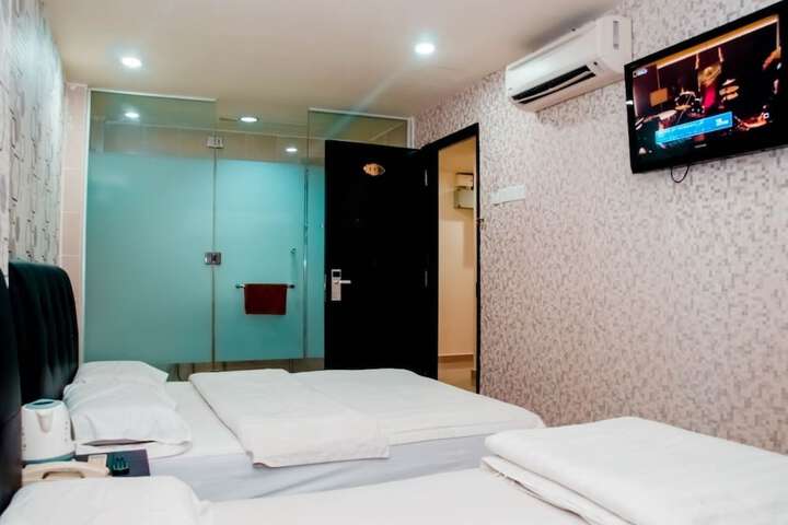Room 2 of 30