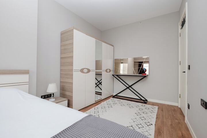 Room 18 of 115