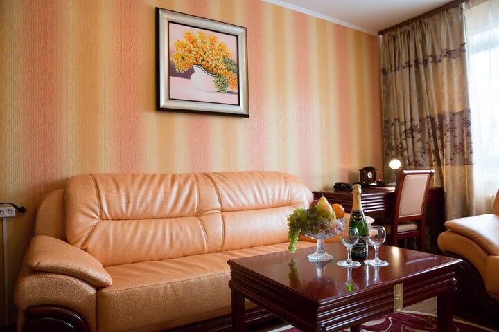 Room 12 of 17