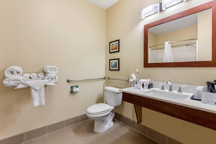 Room 10 of 18