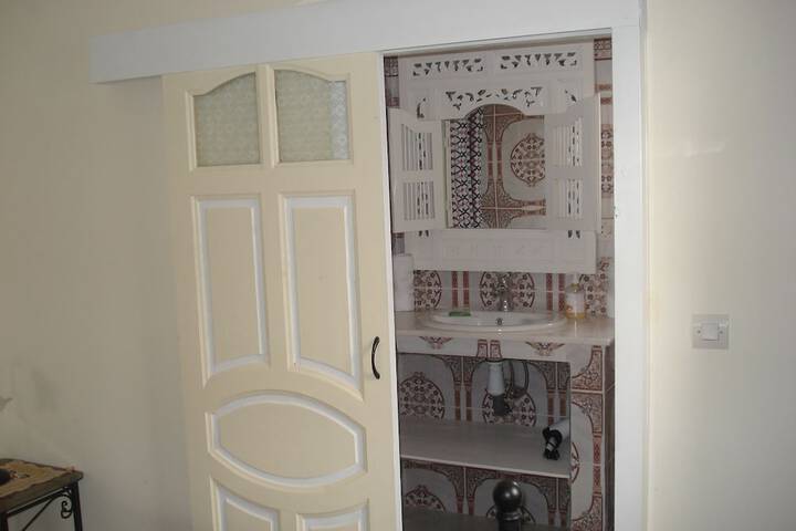 Room 18 of 83