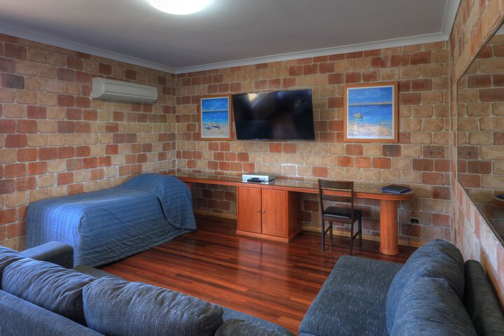 Room 11 of 69
