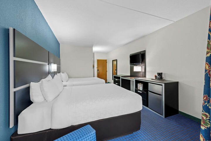 Room 11 of 84