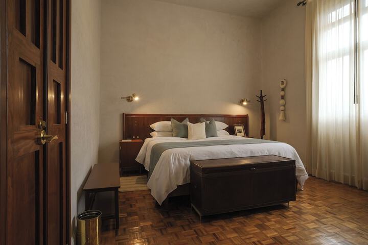 Room 47 of 222