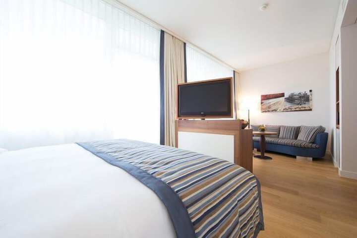 Room 13 of 66