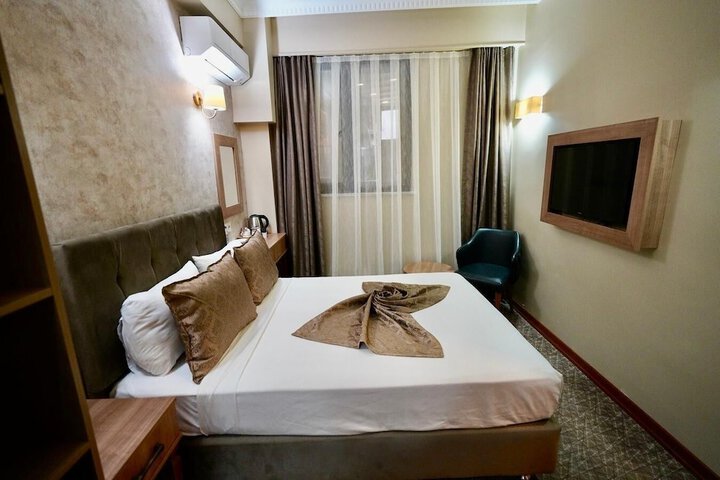 Room 70 of 113