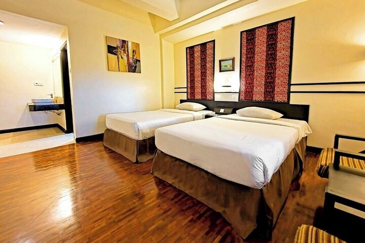 Room 2 of 20