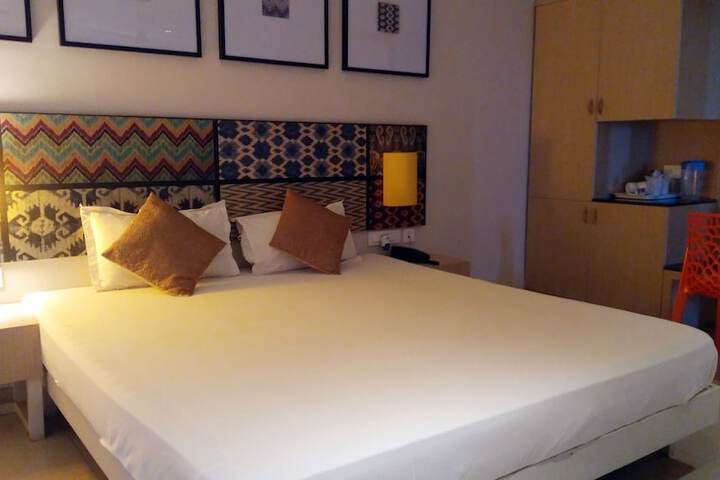 Room 8 of 20