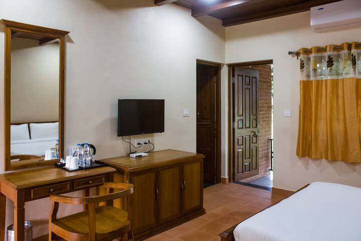 Room 4 of 23